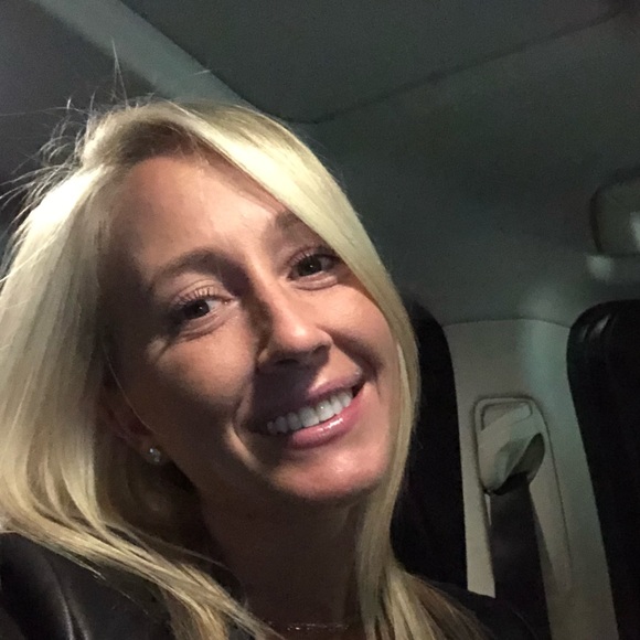 Meet your Posher, Danielle - Picture 1 of 1