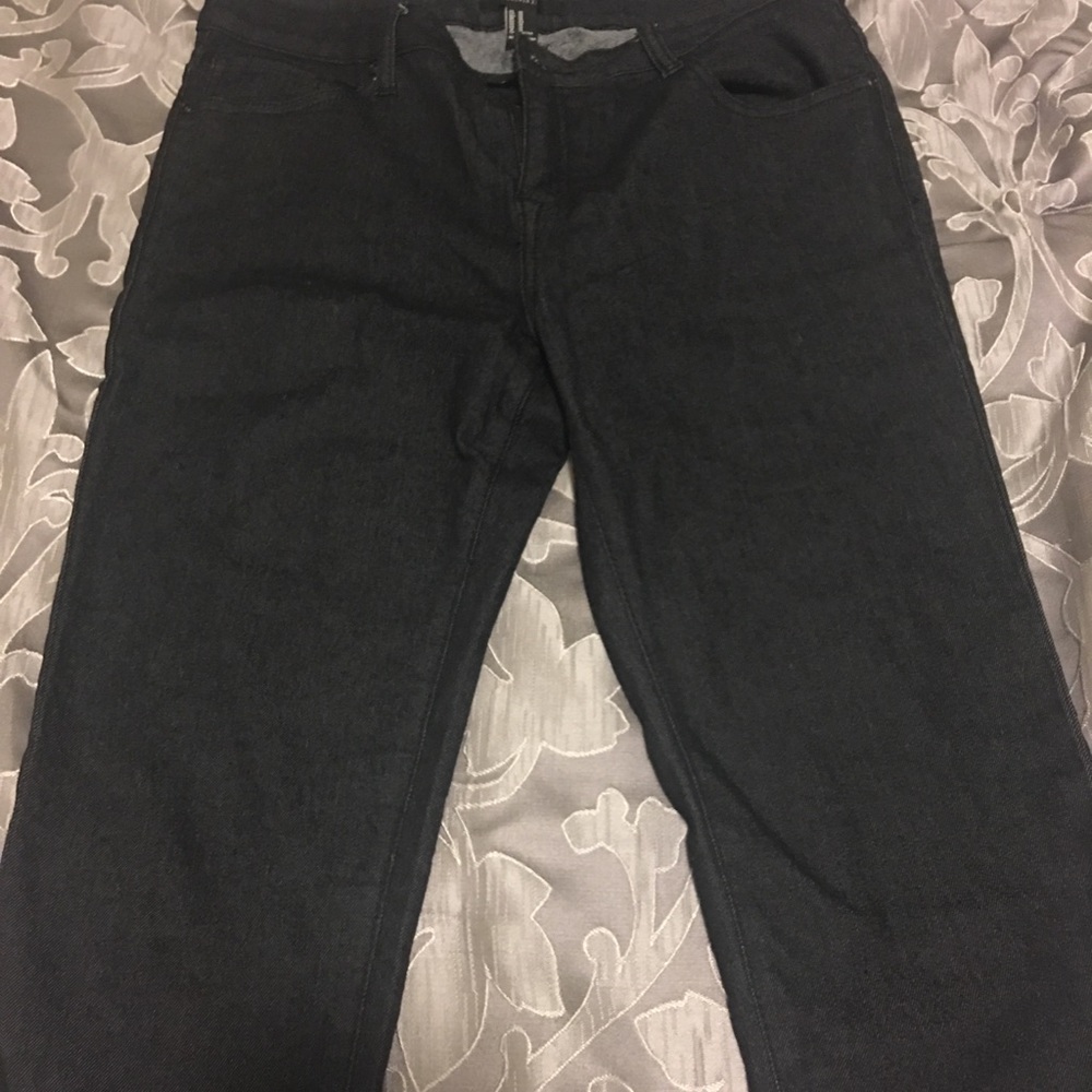 Women’s forever 21 skinny jeans