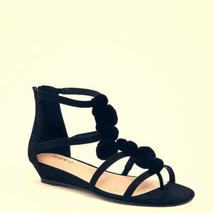 Torrid New with Tags Black Pom Pom Sandals ❤️