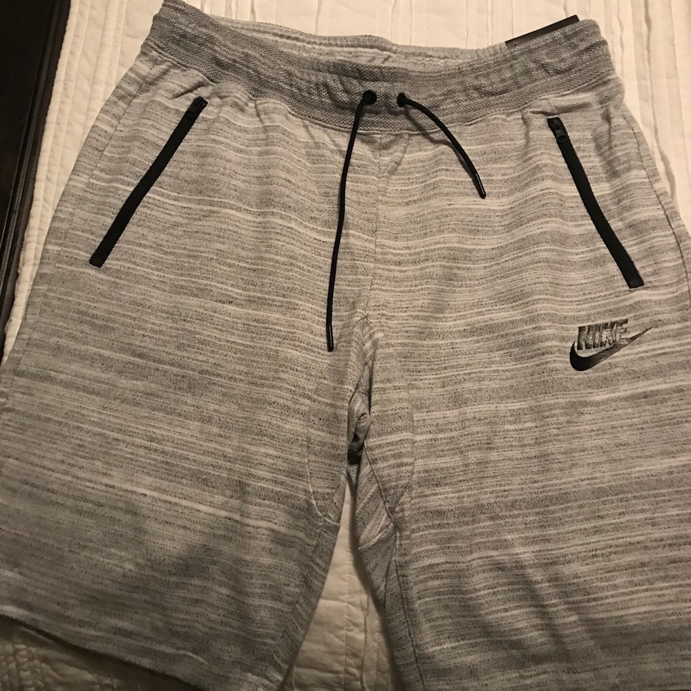 🏋🏼‍♀️ Nike Men’s Shorts! NWT. Large.