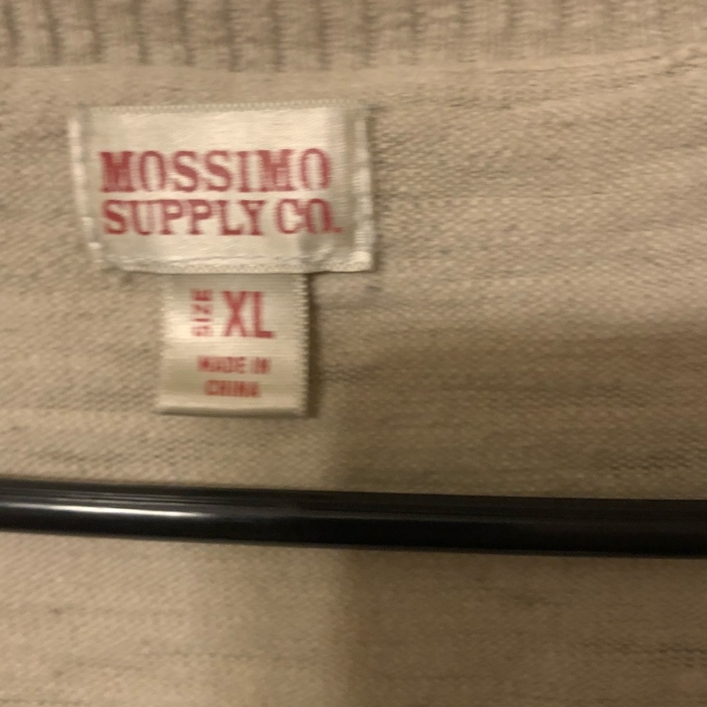Xl button down - Picture 2 of 3