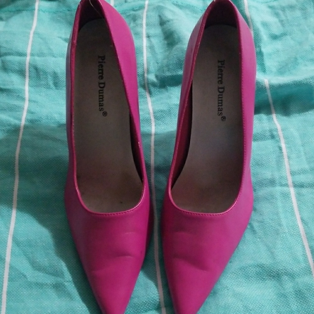 Pump heels