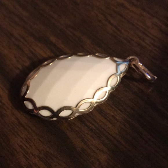 Turkey OT 925 Cream MultiFaceted Teardrop Pendant - Picture 5 of 7