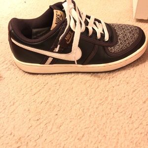 Nike Air Vandal Low - barely worn.  Size 9.