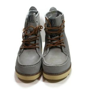 Men Grenade hiking boots