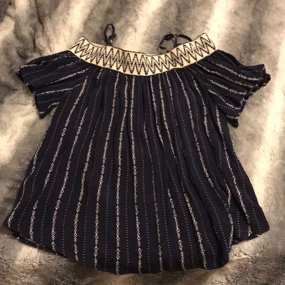 Over Shoulder Top💋 - Picture 3 of 4