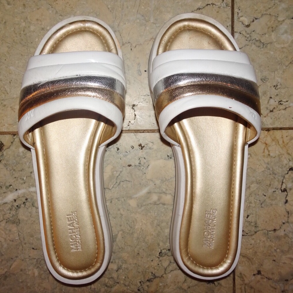 Micheal Kors Slides✨