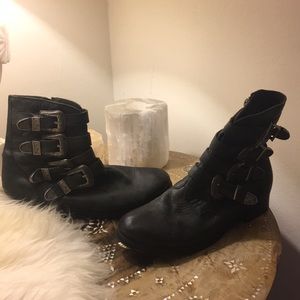 Jeffrey Campbell motor boots