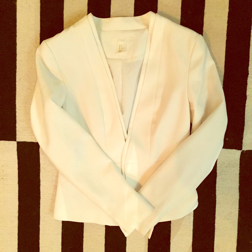 ‼️H&M white blazer - size 8 US ‼️