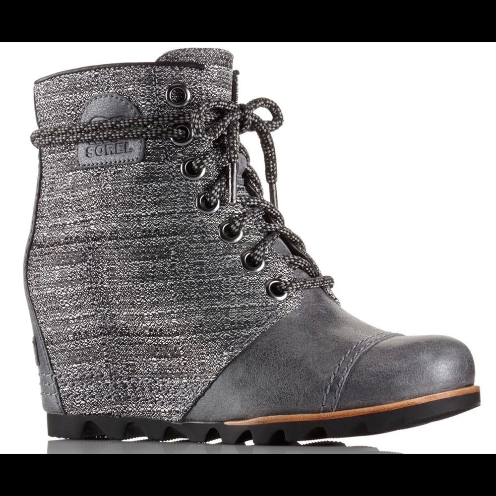 Size 6 brand new sorels- released this winter!