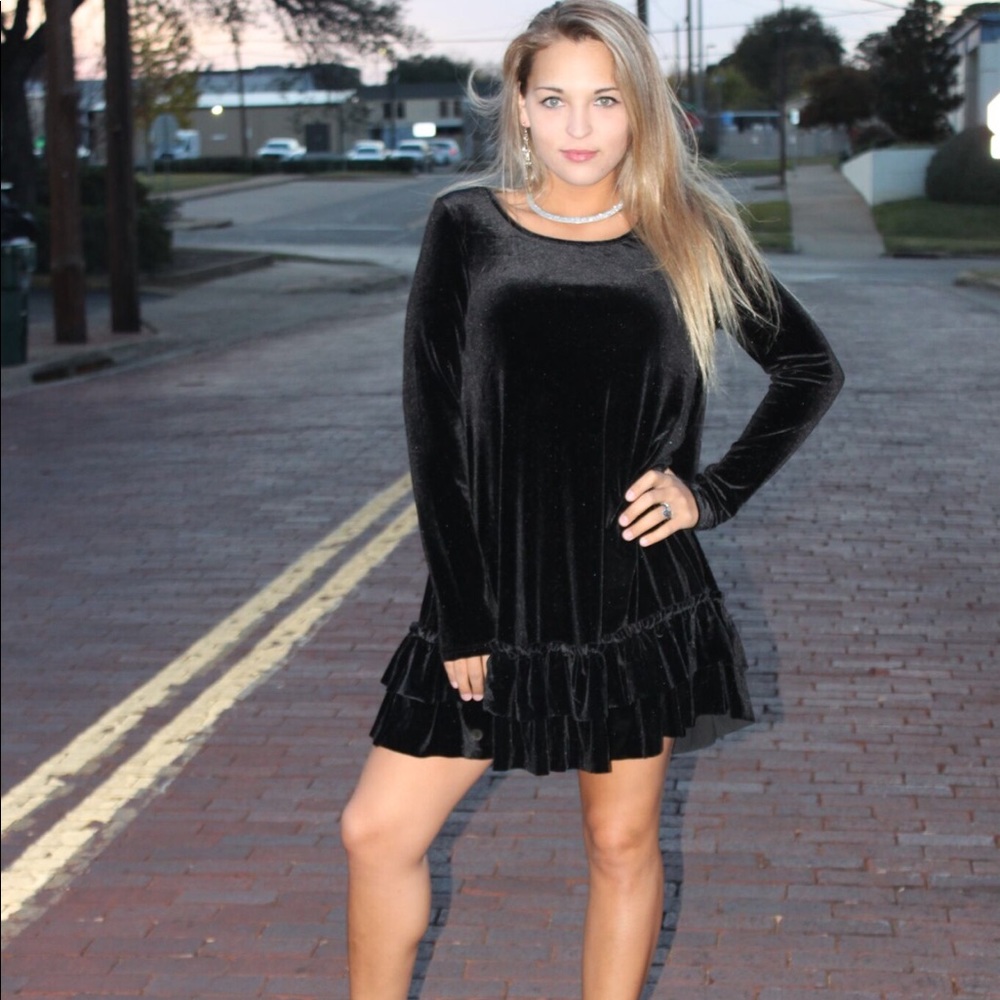 Cozy Black Velvet Dress - Picture 4 of 5