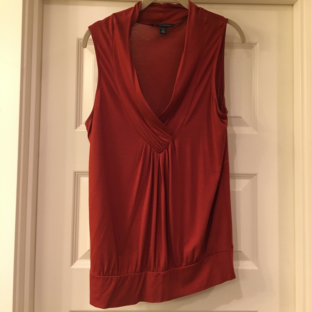 Darling every season Banana Republic top.