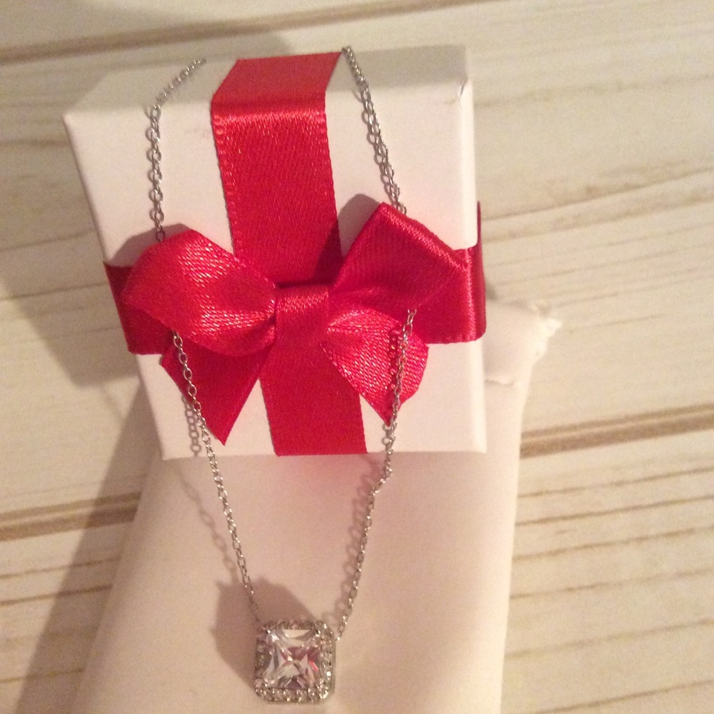 sterling silver necklace w/ square cubic zirconia - Picture 4 of 5