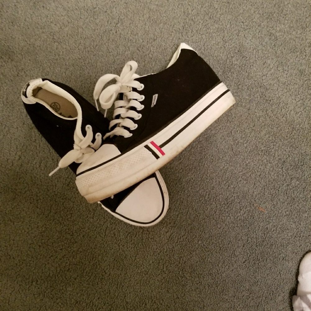 Converse look a like
