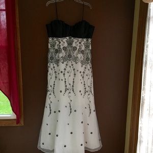 Black and White Vintage Look Gown