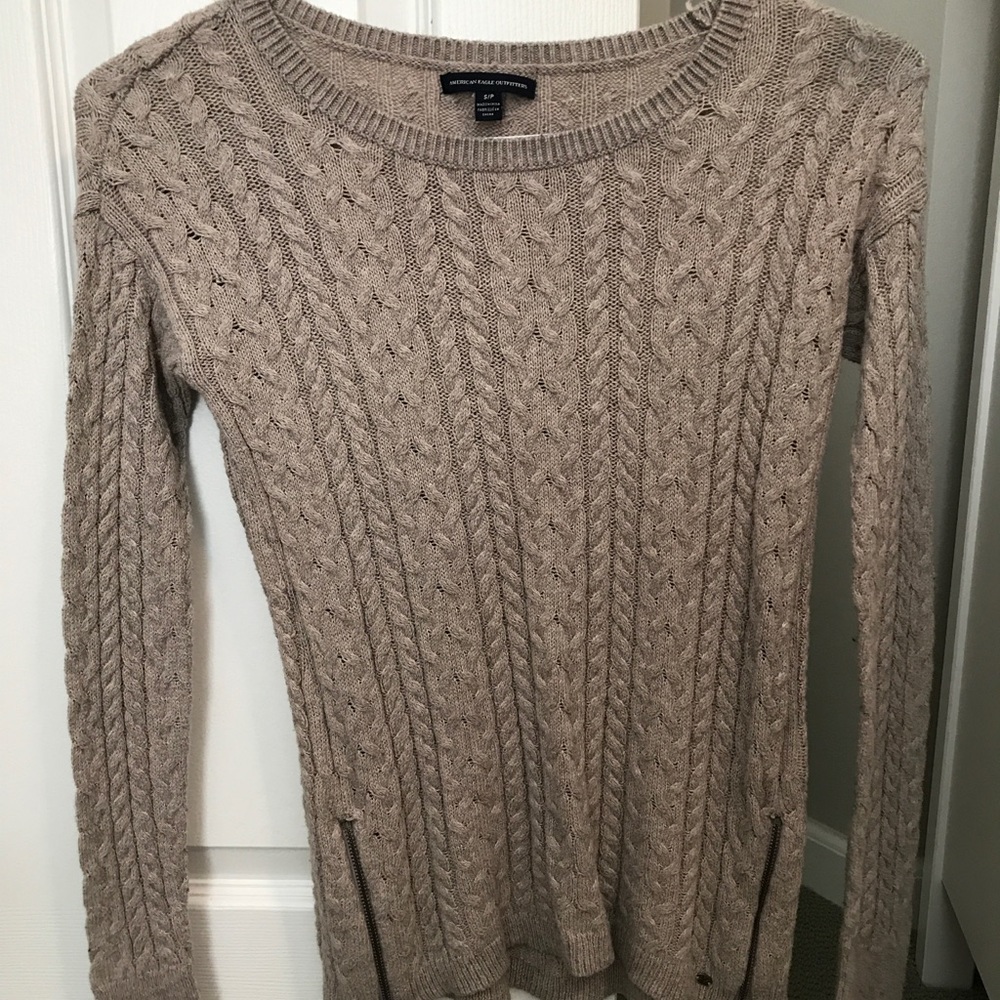 American Eagle women's knitted sweater