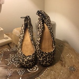 Leopard print calf hair flat
