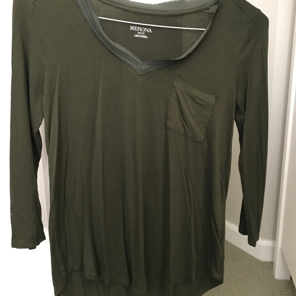 Merona scooped neck 3/4 sleeved shirt
