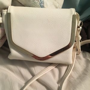 WHITE SMALL CROSSBODY