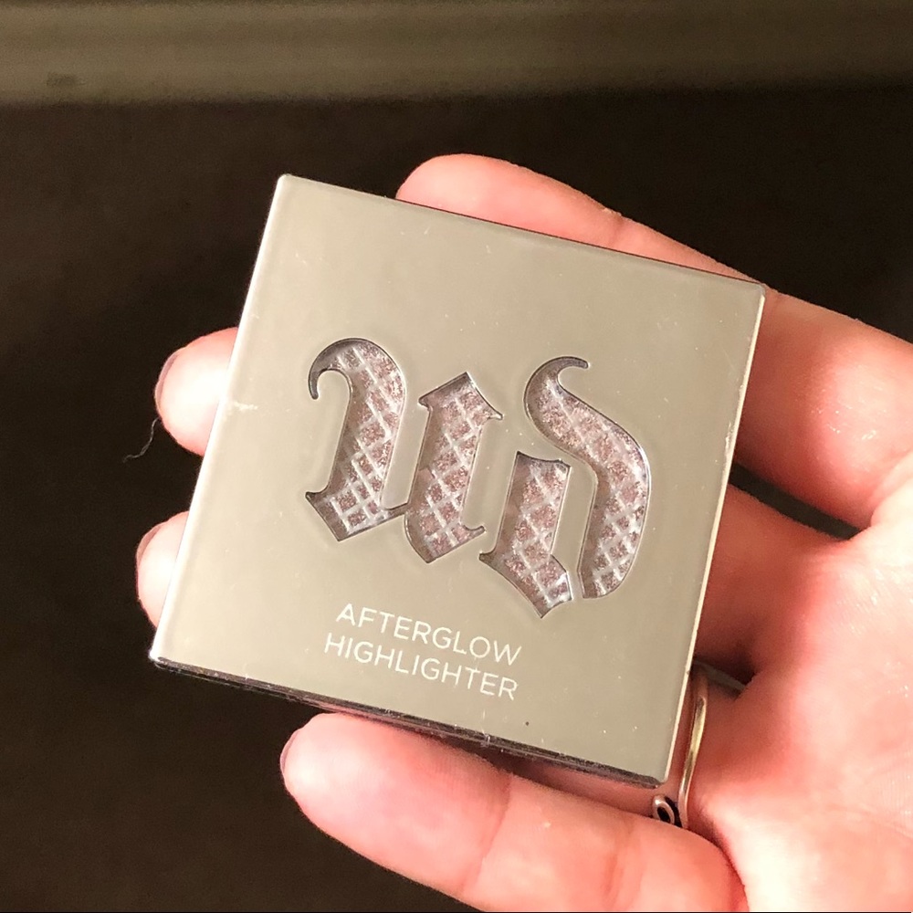Urban Decay Afterglow Highlighter in Aura