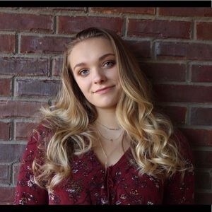 Meet your Posher, Danielle