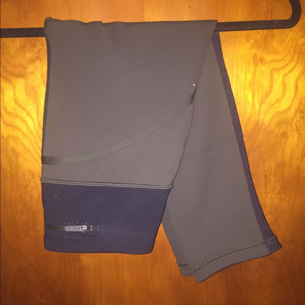 NWOT Lululemon olive green crops