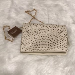 FRANCESCA’S | Cream & Gold Crossbody Purse