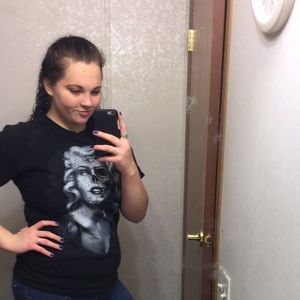 Meet your Posher, Madelyn