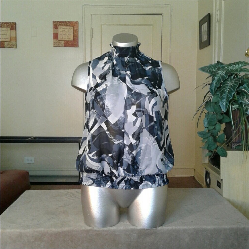 2X W Sere Nada Black & White abstract design top