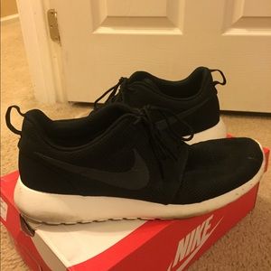 Men’s Nike RosheRun US 13