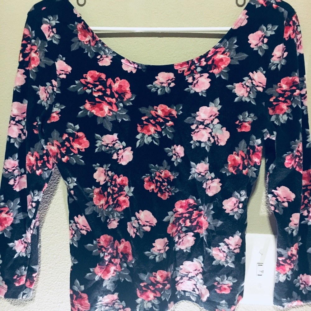 Floral long sleeve crop top
