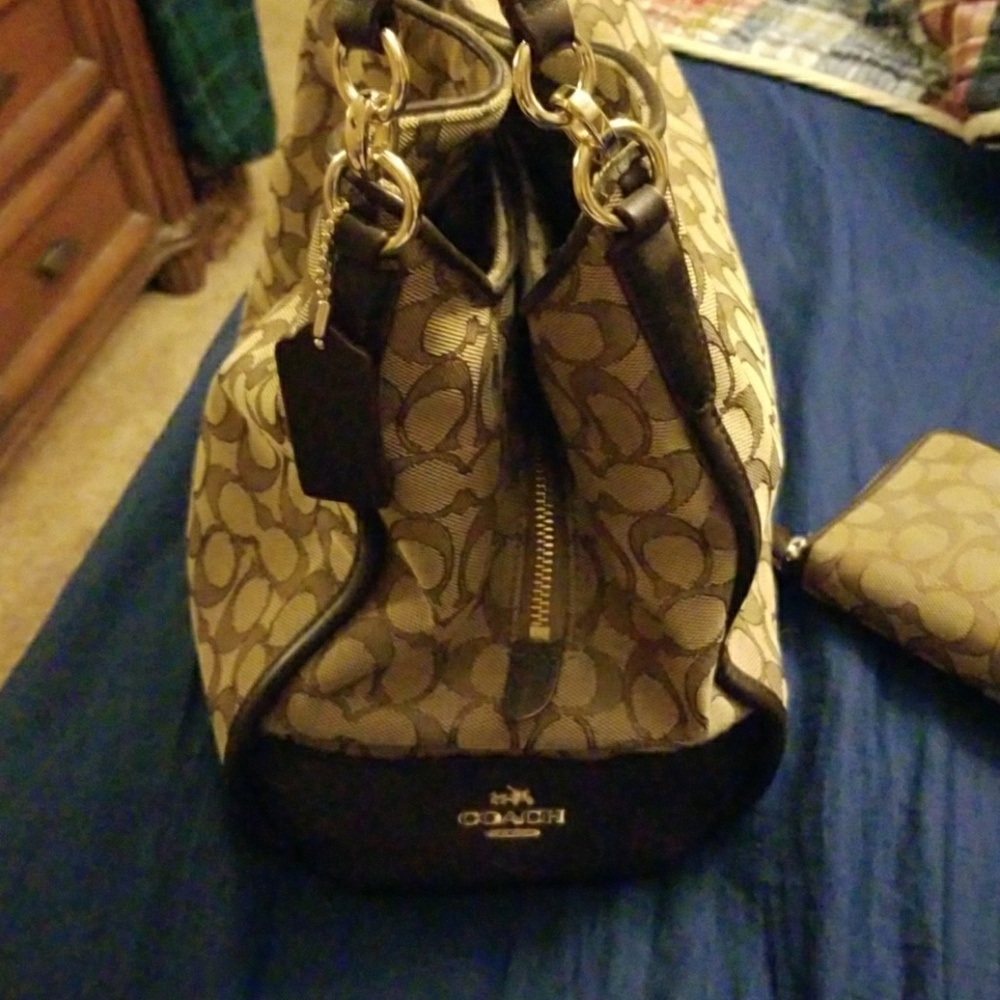 Pocket book w/ matching wallet