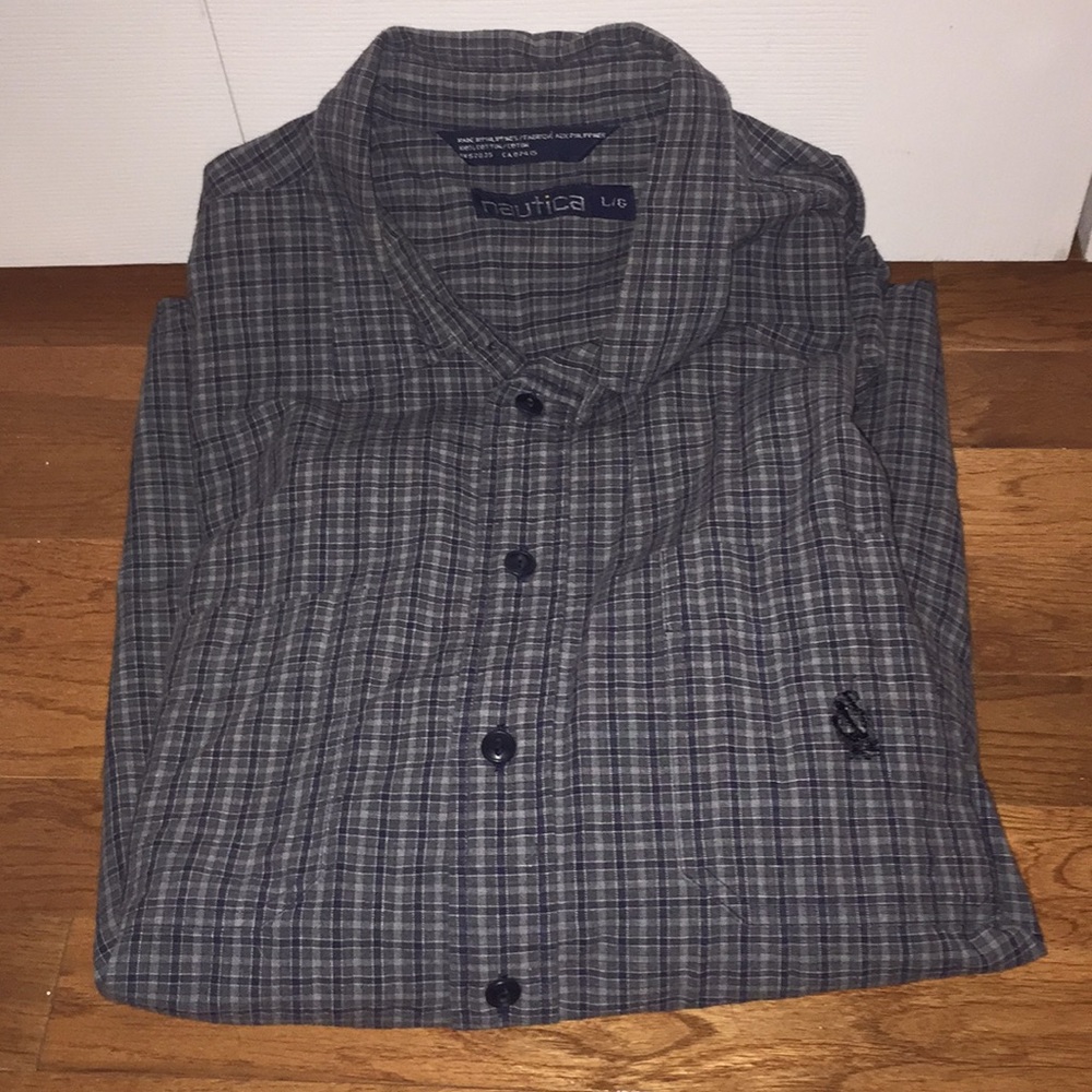 Men’s Nautica button down
