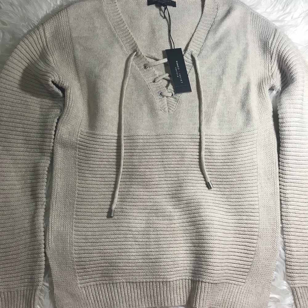 Romeo & Juliet Couture sweater - Picture 7 of 7