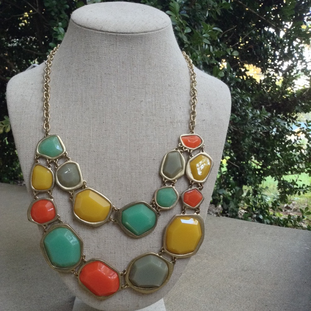 Like new! Multi colored 2 row bib necklace