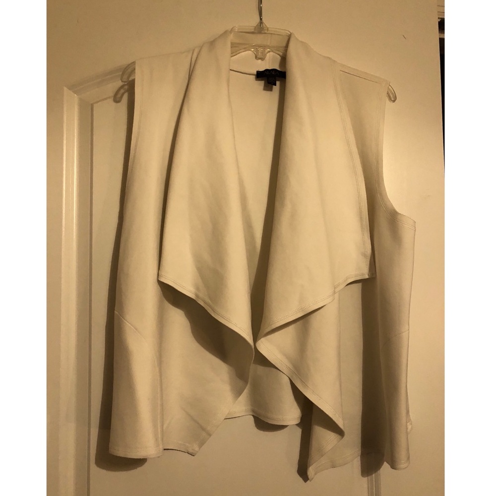 High quality multifunctional vest. Worn twice.