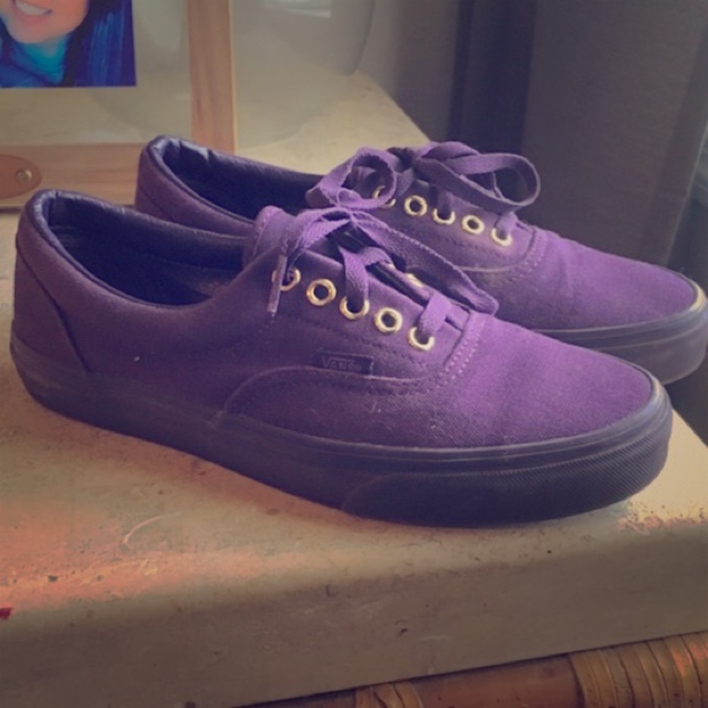 Men’s 7.5 all purple vans