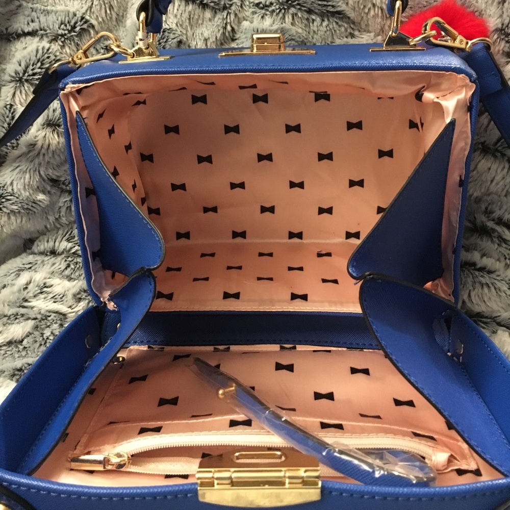 Handbag - Picture 3 of 3