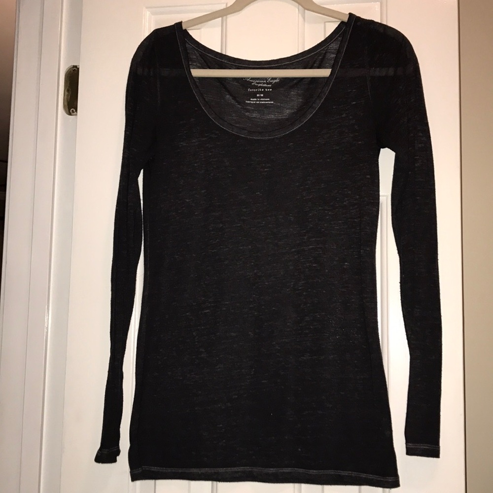 Thin long sleeved top