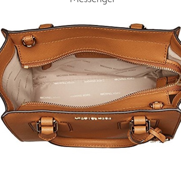 Michael Kors Medium Selby Handbag - Picture 4 of 4