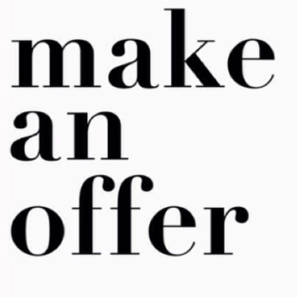 MAKE AN OFFER NOW !!! 😊