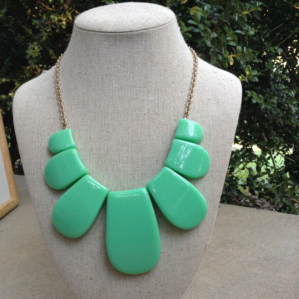 EUC Seafoam and Gold Statement Necklace