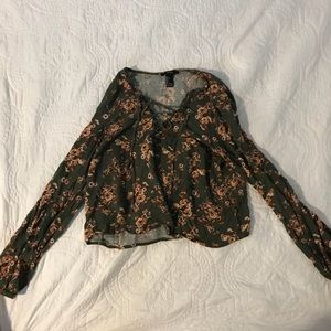 Cropped long sleeve shirt