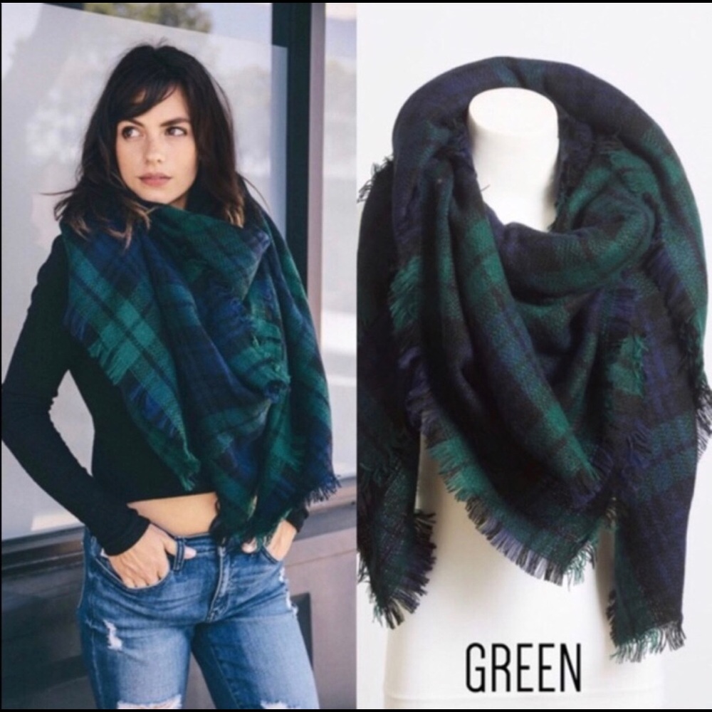 NWT Blanket Scarf ❄️ WINTER IS COMING ❄️ - Picture 2 of 4