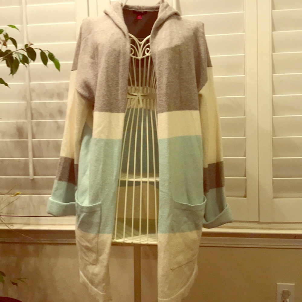 24 Hour sale!!! Vince Camuto sweater coat size XS