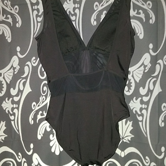 Kenneth Cole 1 piece mesh swimsuit - Picture 3 of 4