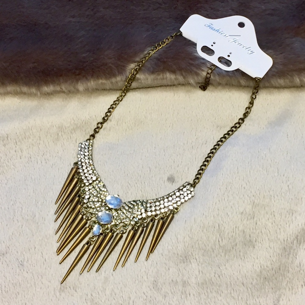 MNWT Edgy Glam Statement Necklace