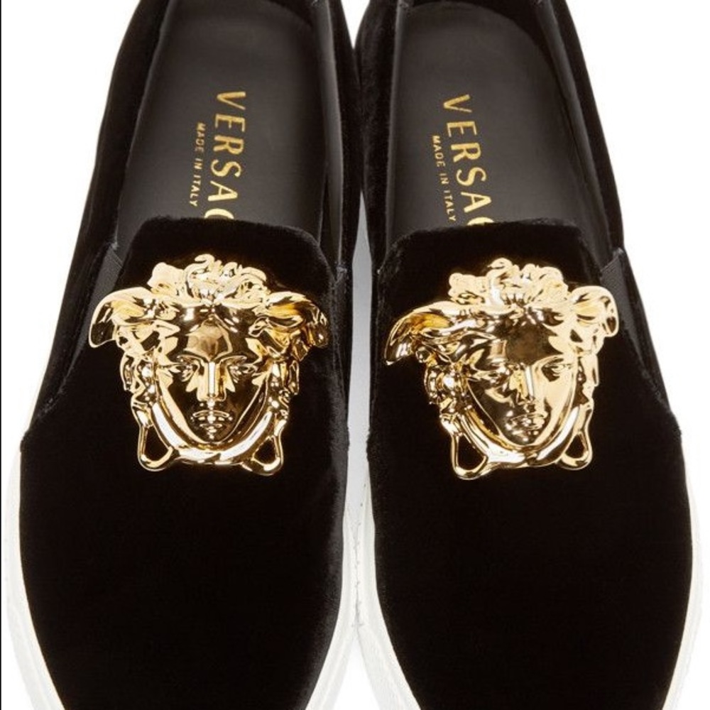 Meet your Posher, Divine