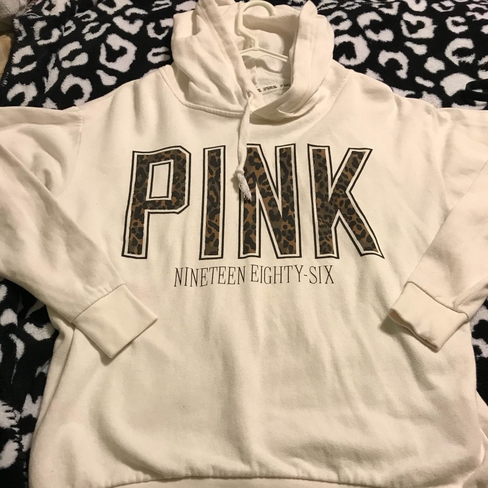 Rare ivory white leopard Cheetah pullover hoodie
