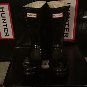 Hunter boots, original gloss short.  Black.